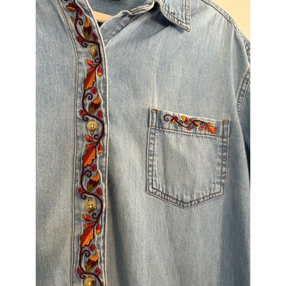 Vintage 90s Denim Workshirt with Embroidered Botanical Design Size Medium - Picture 4 of 6